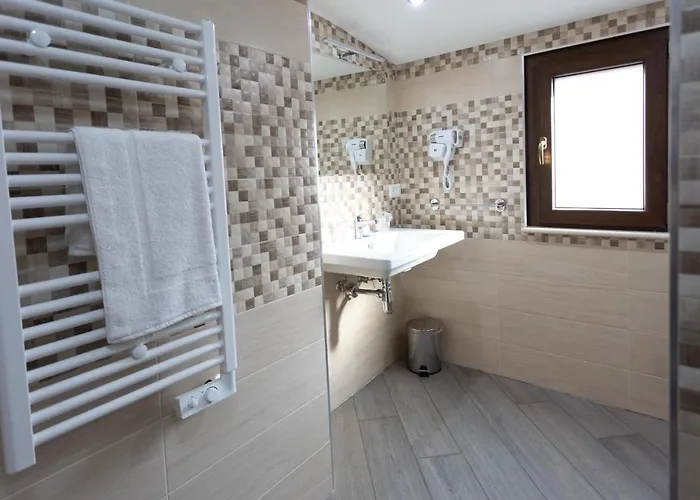 לינה וארוחת בוקר Horizon 4*